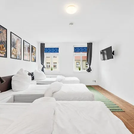 Cosy With Balcony And Fireplace *