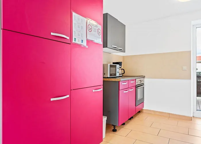 Apartment Cosy With Balcony And Fireplace