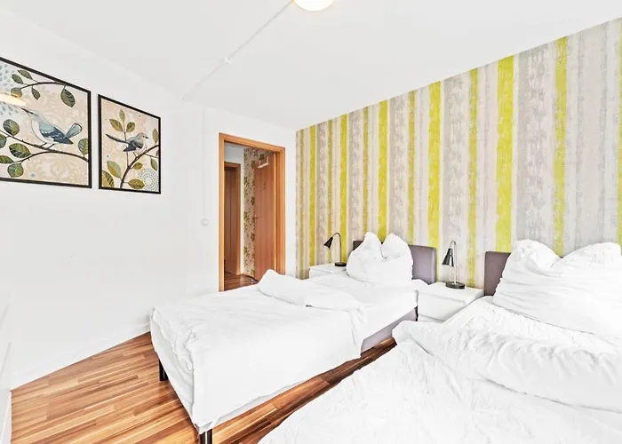 Cosy With Balcony And Fireplace شقة *