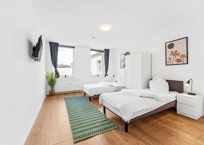 Cosy With Balcony And Fireplace