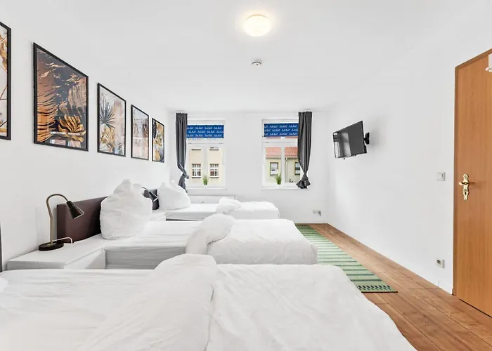 Cosy With Balcony And Fireplace *