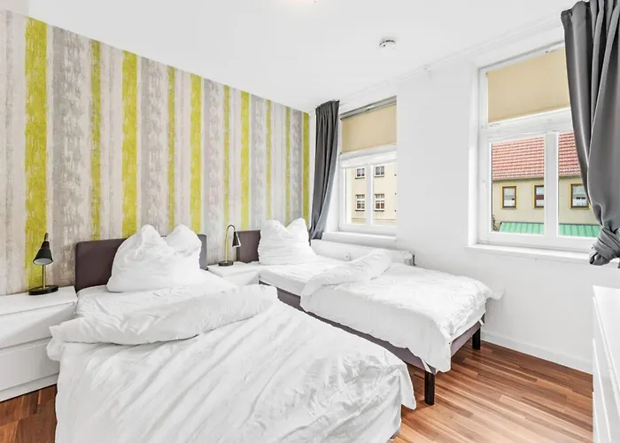 Cosy With Balcony And Fireplace شقة *